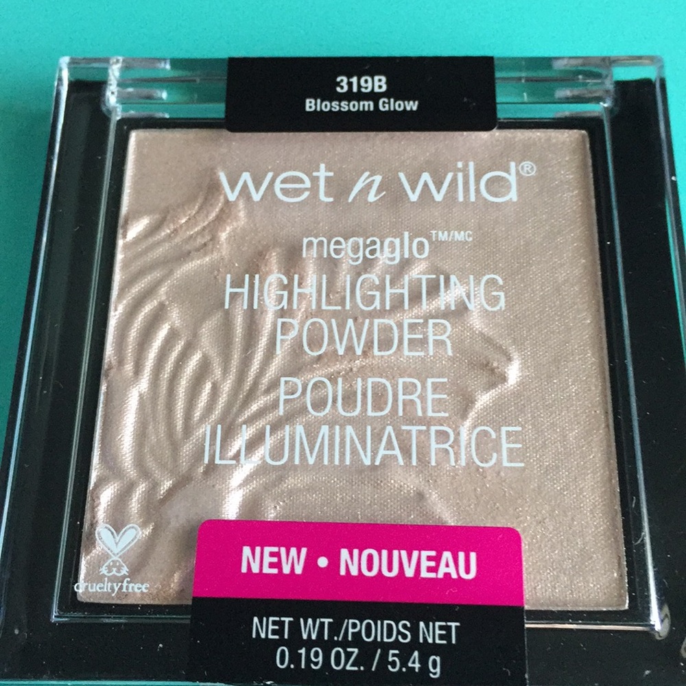 Wet n wild highlighter Blossom Glow